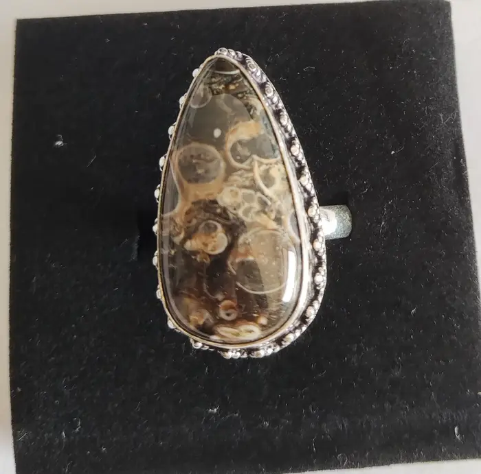 Bijoux de mode, bague en lapis-lazuli