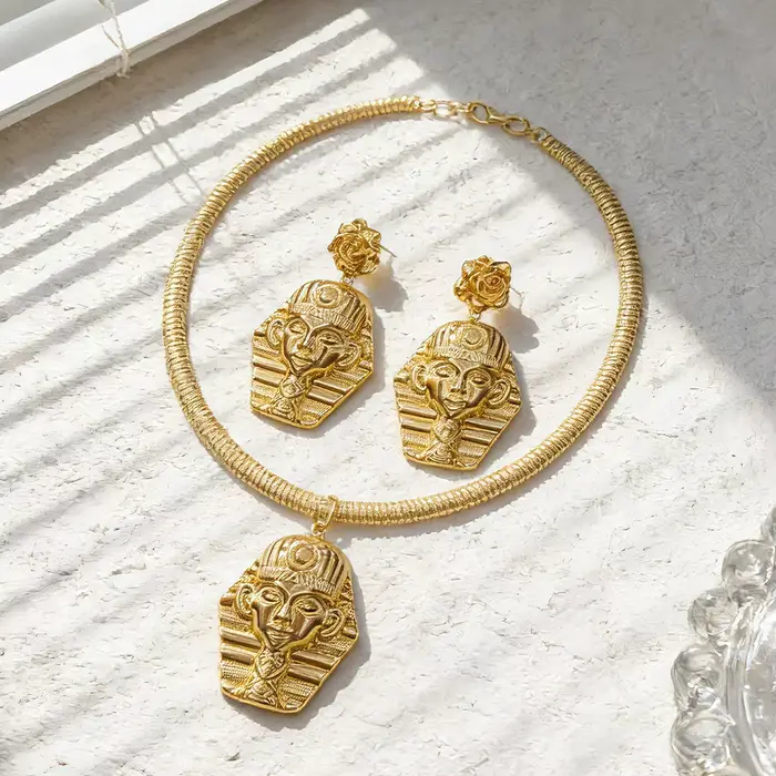 Ensemble de bijoux Vintage en forme de pyramide pendentif de paon égyptien antique couleur or collier en cuivre boucles d'oreilles accessoires cadeaux pour femmes
