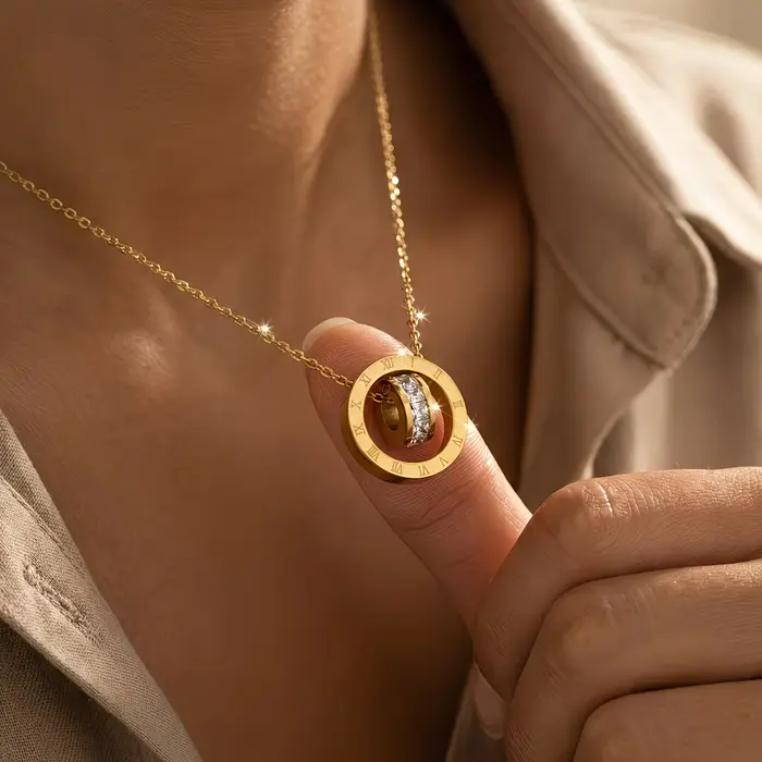 Collier pendentif double cercle chiffres romains en acier inoxydable micro-pavé CZ