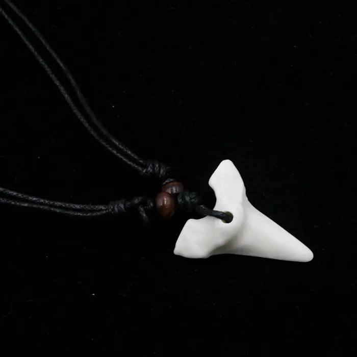 Collier Dent De Requin Implantation Os Pendentif Amulette Bijoux Punk Hommes Femmes Sorties Nocturnes Occasions Spéciales