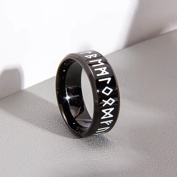 Bague Homme Rétro en Acier Inoxydable avec Runes et Motifs Viking Nordiques Odin – Bijou Amulette
