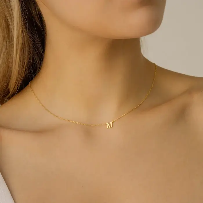 Collier à breloques avec lettres personnalisées en acier inoxydable pour femmes occasions spéciales anniversaire mariage fiançailles cadeau de Noël