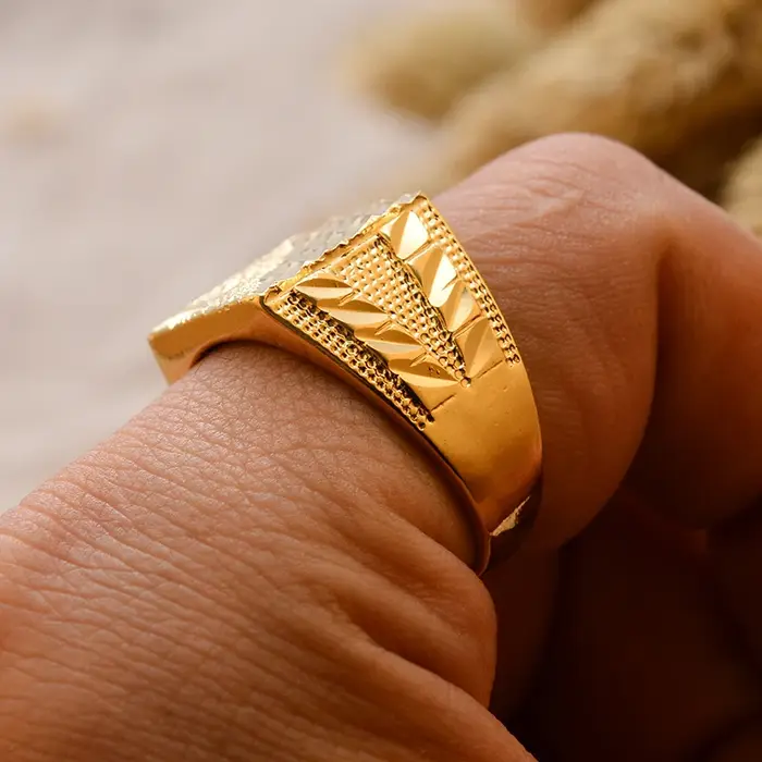 Bagues en or du Moyen-Orient pour hommes