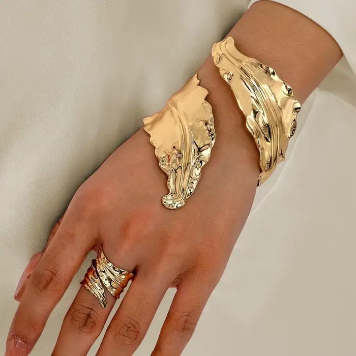 Bracelet Vintage à feuilles plissées