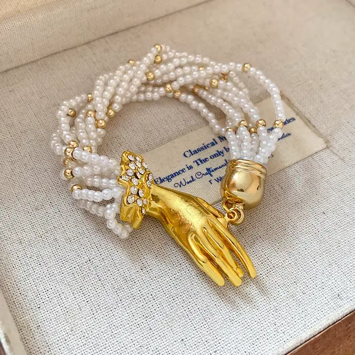 Collier de perles multicouches, chaîne de clavicule de tempérament de style palais rétro français