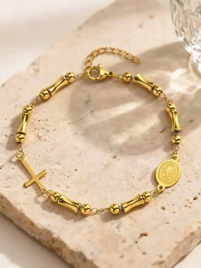 Bracelet chapelet Saint Benoît en perles de bambou