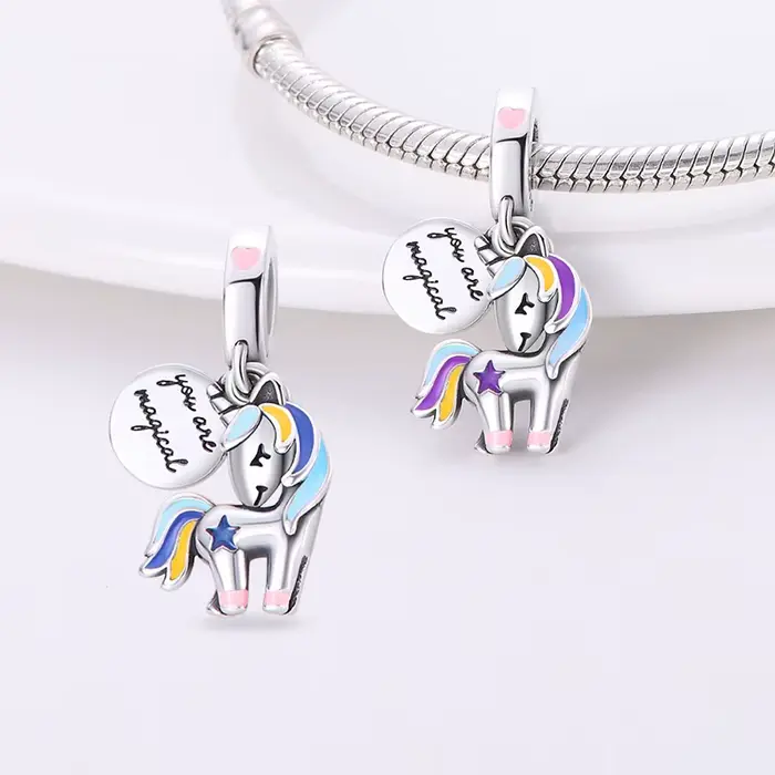 Pendentif porte-bonheur en forme de cheval coloré en argent Sterling 925 pour femmes