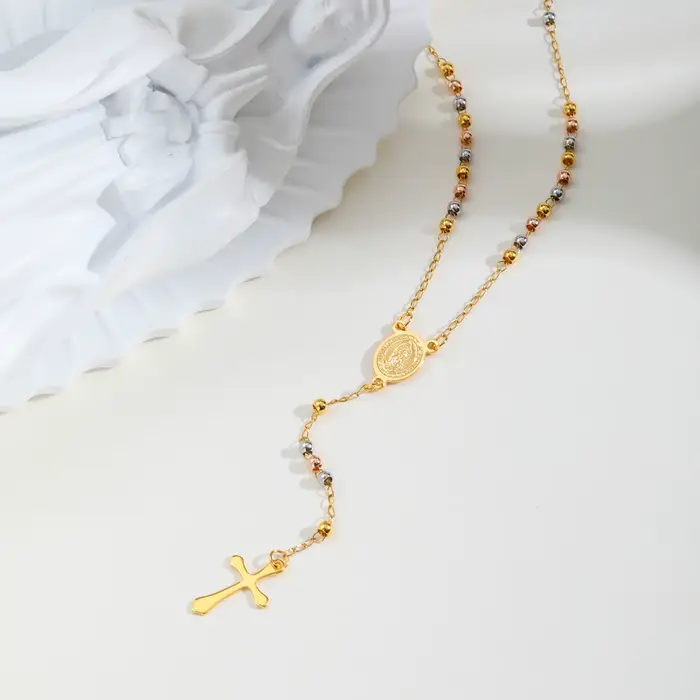 Collier de chapelet à la mode en acier inoxydable avec croix pour femmes pour occasions spéciales et quotidienne