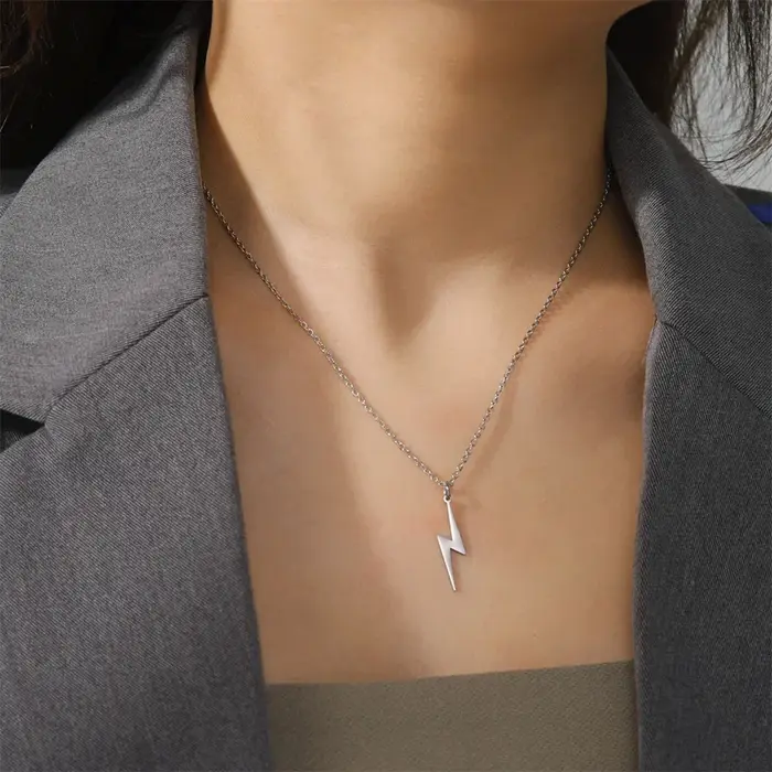 Skyrim – collier avec pendentif éclair