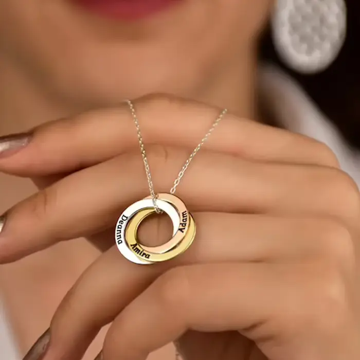 Collier personnalisé en acier inoxydable plaqué or avec nom pour femme, cadeau d'amour pour anniversaire, fiançailles, mariages et autres occasions spéciales