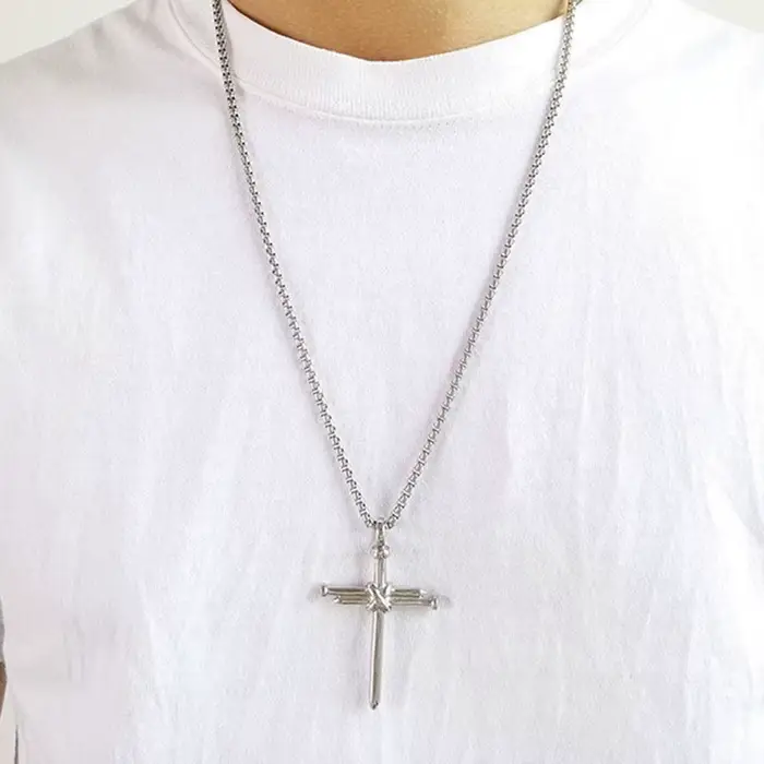 Collier pendentif croix à ongles pour hommes, Style Hip Hop Punk, couleur argent, chaîne en acier inoxydable, bijoux de fête de baptême d'église chrétienne