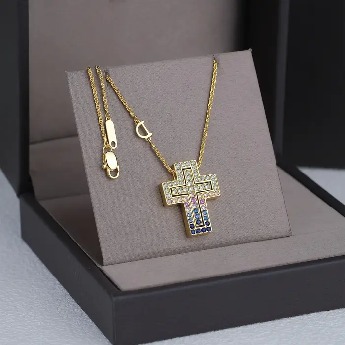 Collier double croix noble pour femme avec zirconiums arc-en-ciel