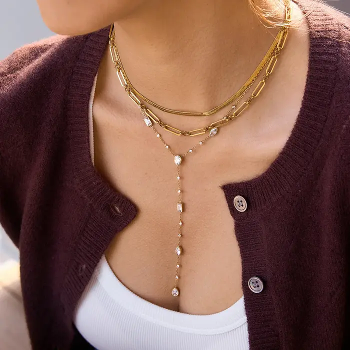 Collier Yori en acier inoxydable blanc avec zircon cubique géométrique