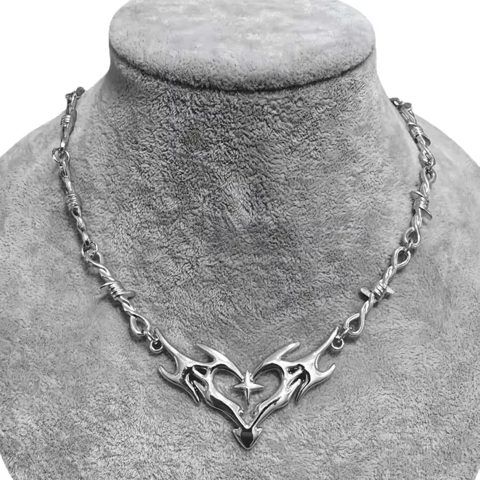 Collier ras du cou Cœur Flamme Croisée, Bijoux Punk, Accessoires Gothiques, Y2K, avec Breloque Cœur 
