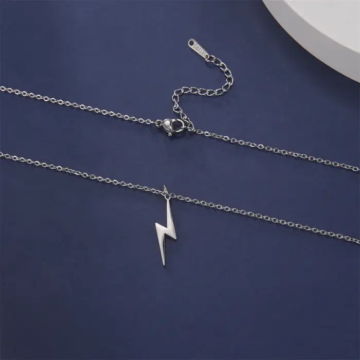 Collier pendentif éclair