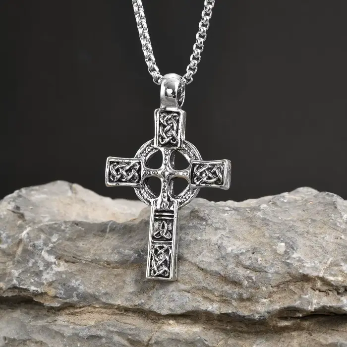 Collier croix à nœud celtique nordique pour hommes, collier pendentif en métal Viking rétro, bijoux Punk cadeaux pour lui garçons
