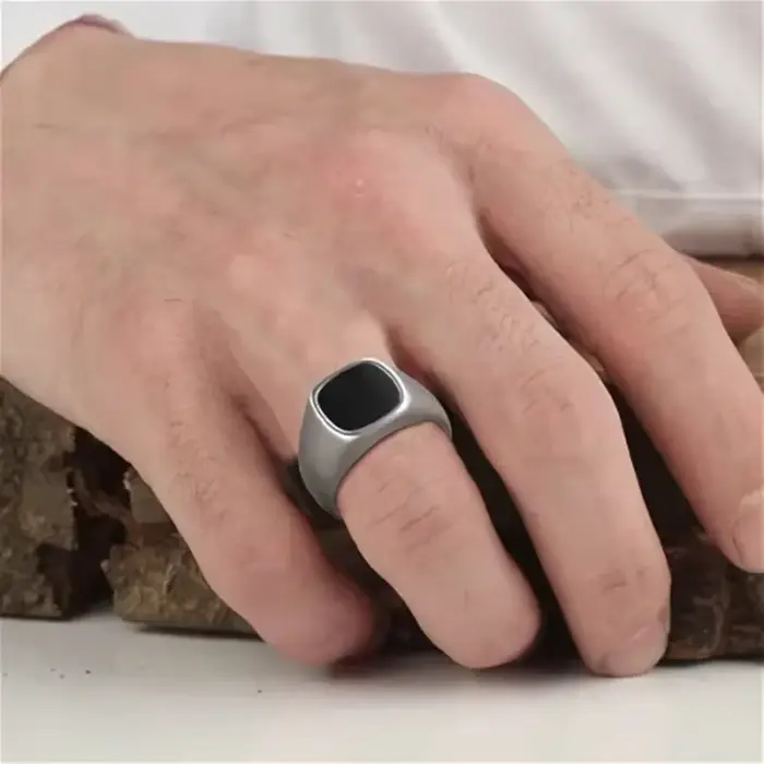 Bague chevalière chirurgicale classique en acier inoxydable pour hommes, avec bijoux carrés en Onyx, cadeau d'halloween, bagues de mariage en pierre noire 316L