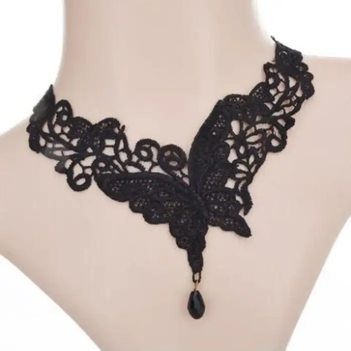 Collier en dentelle noire