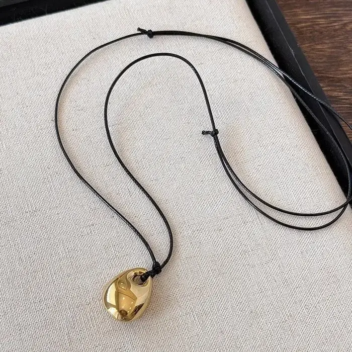 Collier réglable en cuir PU