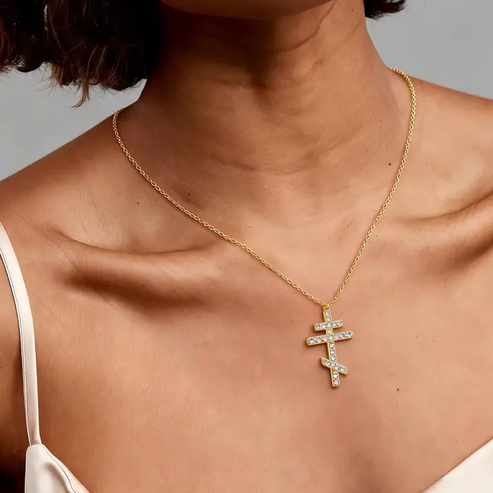 Collier croix orthodoxe homme entièrement serti zirconium noir occasion spéciale bijou de foi vintage religieux