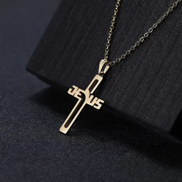 Collier croix plaqué or véritable pour hommes et femmes, bijoux en acier inoxydable, mode chrétienne, cadeaux de Noël, Jésus