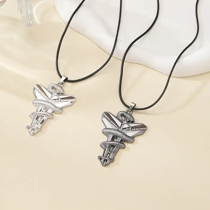 1 pièce noir Mamba viper cône pendentif collier personnalité Niche fête populaire variété