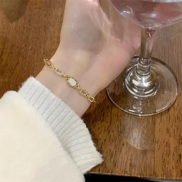 Bracelet géométrique de luxe en Zircon plaqué or pour femmes, carré polyvalent et réglable, bijoux cadeau de fête de noël et de mariage