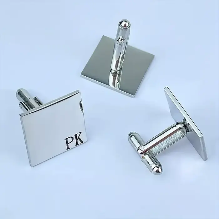 Boutons de manchette personnalisés avec nom initial