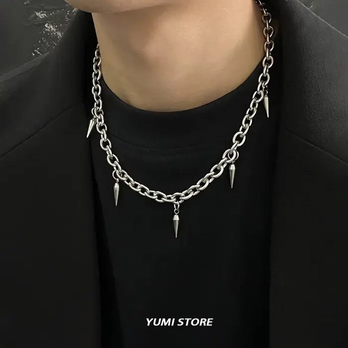 Hip Hop Rivet collier pour homme femme titane acier cône pendentif pull chaîne tour de cou bijoux Punk mâle Cool accessoires