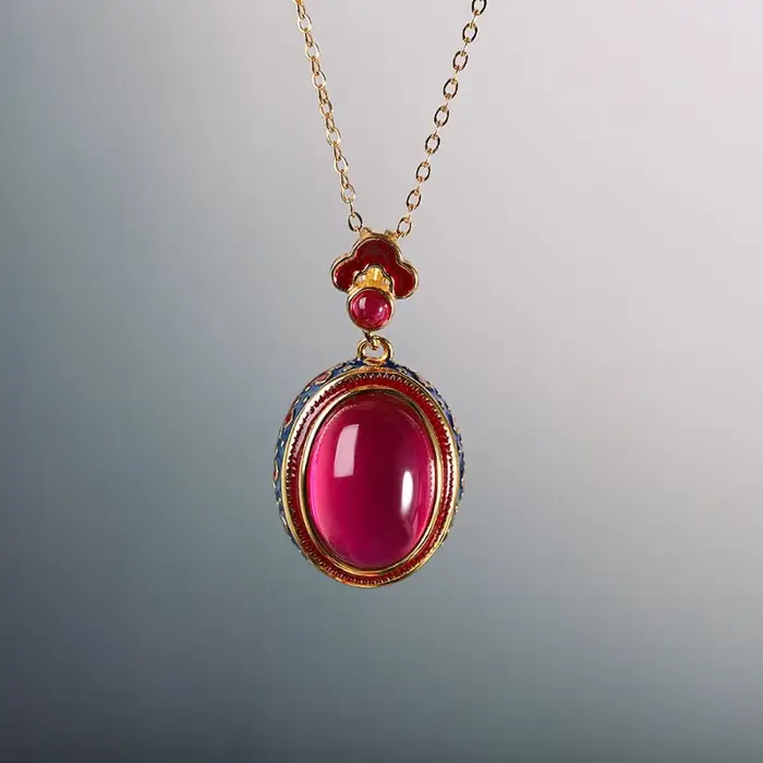 Pendentif nuages de bon augure en émail Vintage