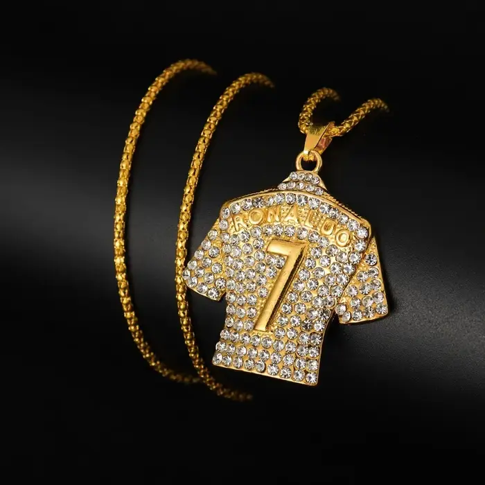 Collier chaîne en alliage avec pendentif maillot Cristiano Ronaldo 7 incrusté de diamants