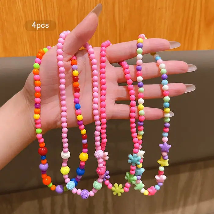 Colliers colorés et à la mode pour femmes pour usage quotidien et occasions spéciales