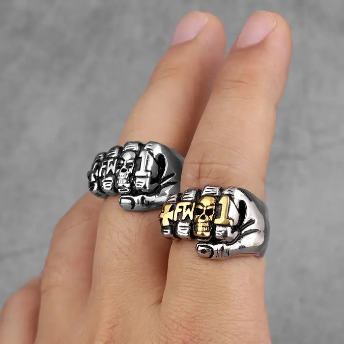 Bague de tête de mort en acier inoxydable, style punk pour homme, cadeau audacieux pour petites occasions spéciales