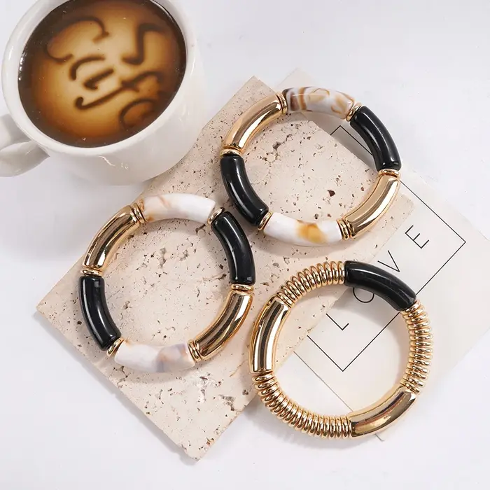 Ensemble de 3 bracelets en marbre de style moderne et éclaté, accessoire tendance pour tenues élégan
