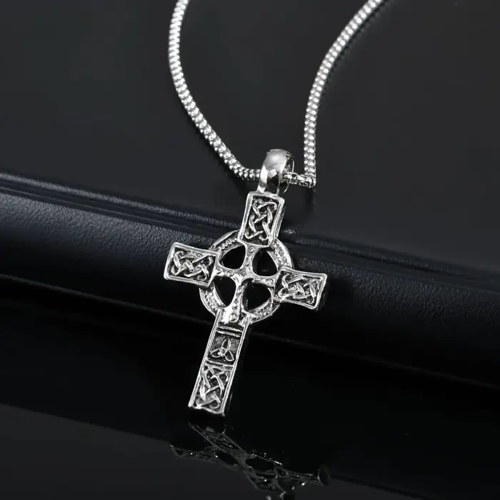 Collier croix celtique nordique