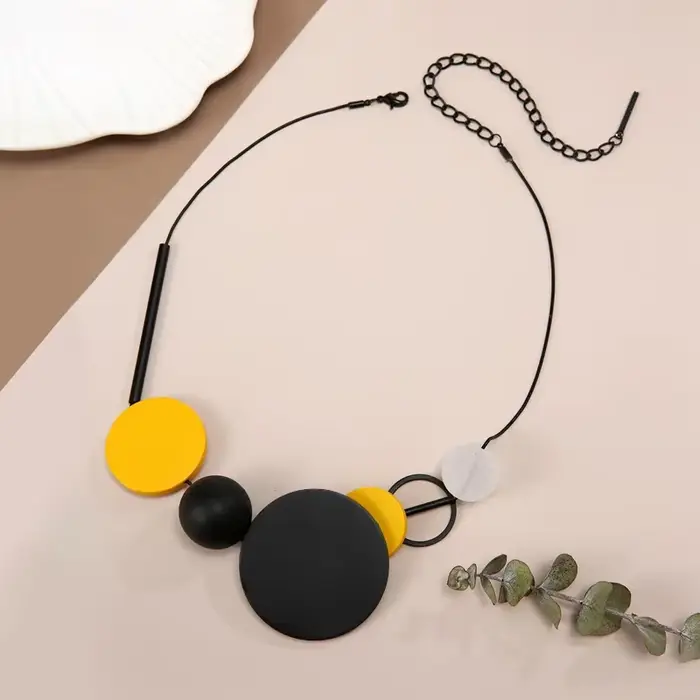 Collier pendentif en tranches rondes en bois noir naturel fait à la main pour femmes, colliers bavoir de déclaration, bijoux Vintage