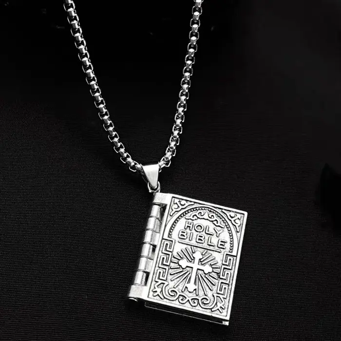 Collier en acier allié avec pendentif Bible retournée pour homme, style gothique, religieux, vintage