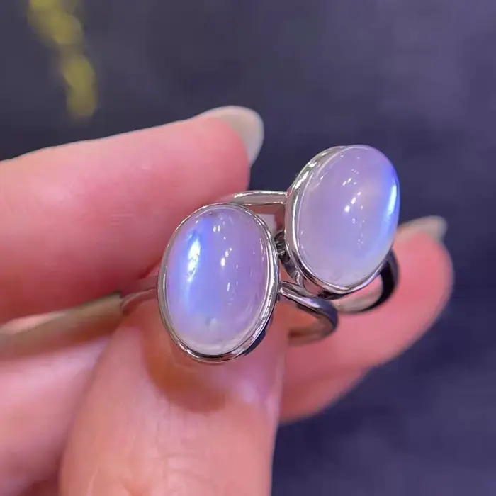 Bague réglable en pierre de lune naturelle bleue claire