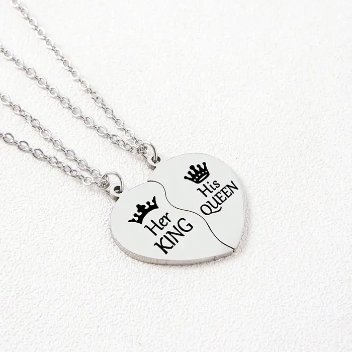 Collier avec pendentif en acier inoxydable