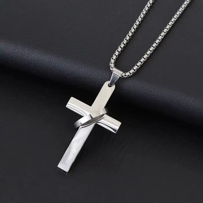 Collier croisé en acier inoxydable pour hommes, ne se décolore pas, non allergique, pendentif de 24 