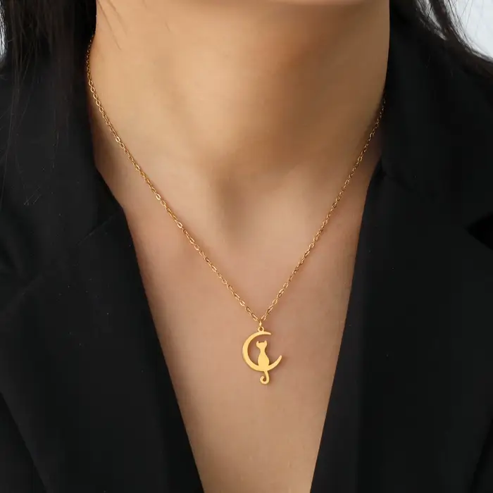 Collier pendentif chat lune croissante Skyrim en acier inoxydable pour femme, chaîne de cou, ras-de-cou, bijoux animaux mignons Kpop, cadeau d'anniversaire