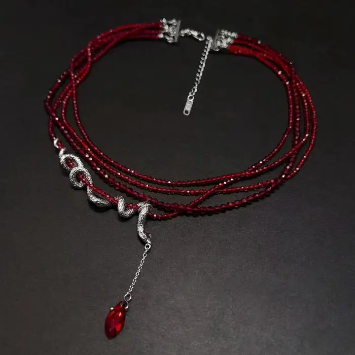 Collier gothique en forme de serpent pour hommes et femmes, Punk, Double couche, perles de cristal rouge, pendentif gouttelette d'eau, bijoux cadeaux