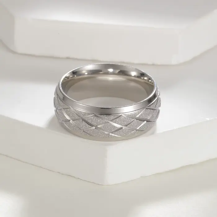 Alliance de mariage classique pour homme en acier inoxydable dorée et argentée givrée pour les occasions spéciales