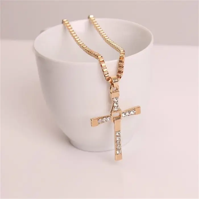 Rapide et furieux 8 Dominic Toretto croix collier bijoux classique strass breloques croix alliage co