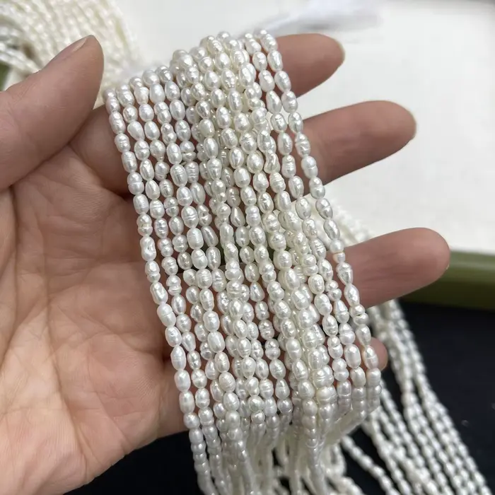 Perle de riz filetée naturelle d'eau douce pour la fabrication de bijoux