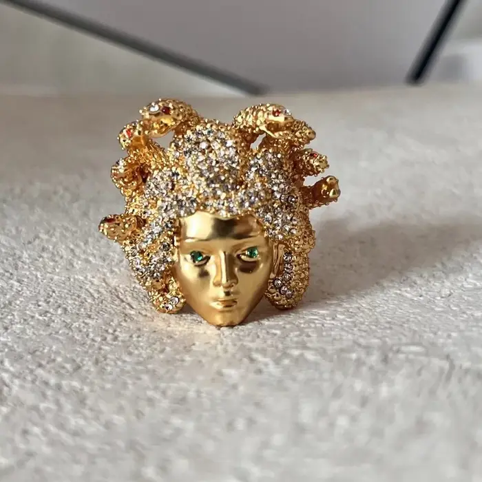 Nouvelle bague ajustable Medusa 2026