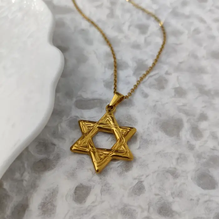 Collier élégant étoile de David plaqué or 18 carats en acier inoxydable - Hexagramme religieux pour hommes et femmes, option cadeau