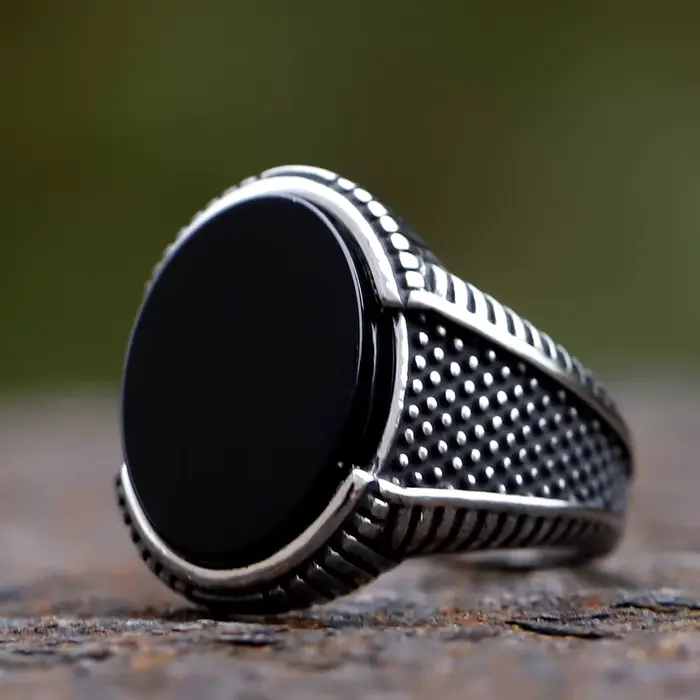 Bague rétro géométrique en Zircon noir acier inoxydable pour hommes occasions spéciales partys mariage anniversaires