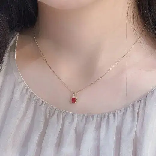 Collier de pierres précieuses en or rose avec pendentif de perles pour femmes occassions spéciales elegance vintage polyvalent simple