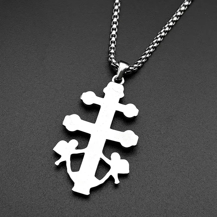 Collier avec pendentif en forme d'ange de chérubin